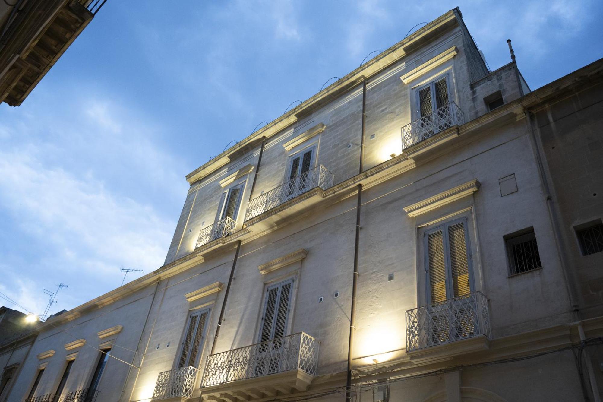 Palazzo Cavour Panzió Lecce Kültér fotó